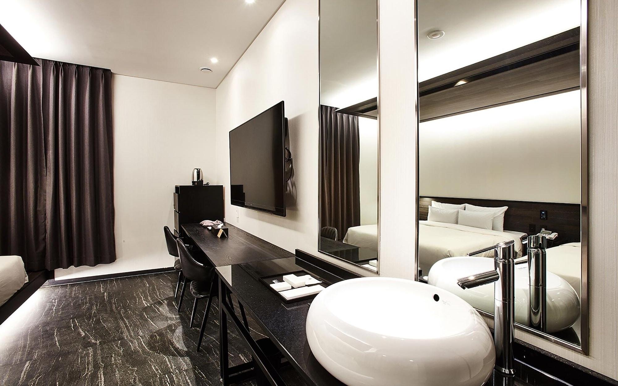 Hotel Wanted Incheon Buitenkant foto